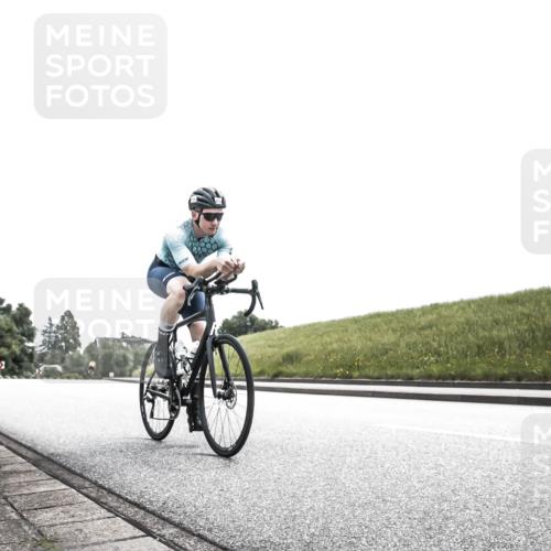 21.06.2026 - 29. Vierlanden-Triathlon H.Heesch http://msf.ph/oto/9907001 21.06.2026 11:48:48 Radfahren 733, 782, 800, 820 meine-sportfotos.de