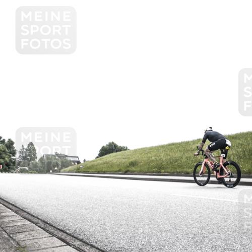 21.06.2026 - 29. Vierlanden-Triathlon H.Heesch http://msf.ph/oto/9907007 21.06.2026 11:48:50 Radfahren 733, 782, 800, 820 meine-sportfotos.de