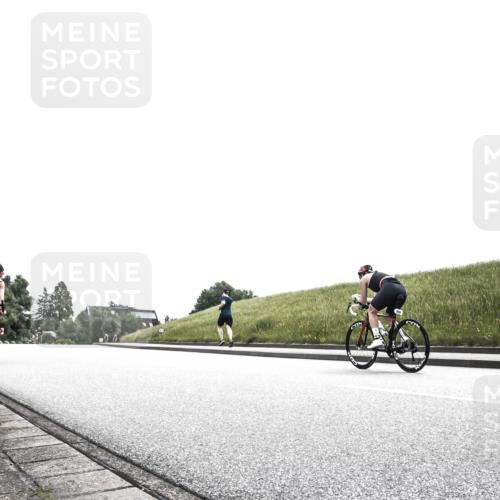 21.06.2026 - 29. Vierlanden-Triathlon H.Heesch http://msf.ph/oto/9907022 21.06.2026 11:49:11 Radfahren 105, 128, 279, 681 meine-sportfotos.de
