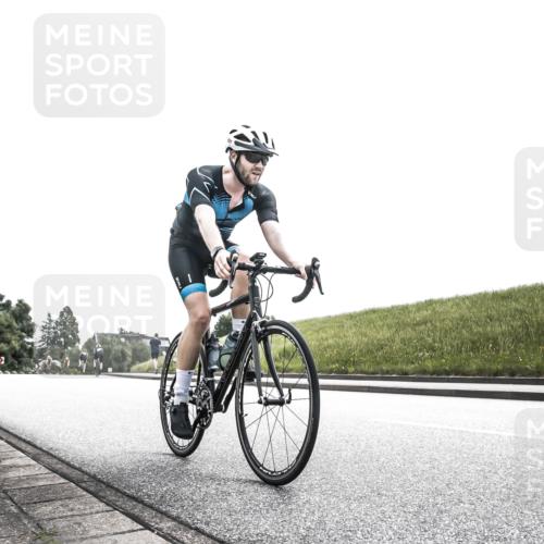 21.06.2026 - 29. Vierlanden-Triathlon H.Heesch http://msf.ph/oto/9907034 21.06.2026 11:49:14 Radfahren 105, 647, 681 meine-sportfotos.de