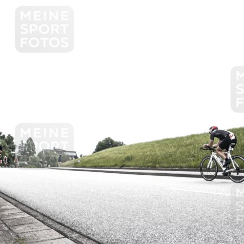 21.06.2026 - 29. Vierlanden-Triathlon H.Heesch http://msf.ph/oto/9907037 21.06.2026 11:49:16 Radfahren 301, 647, 681 meine-sportfotos.de