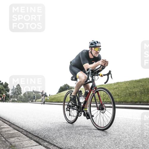 21.06.2026 - 29. Vierlanden-Triathlon H.Heesch http://msf.ph/oto/9907040 21.06.2026 11:49:17 Radfahren 301, 647, 681 meine-sportfotos.de