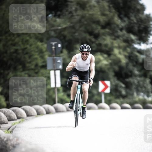 21.06.2026 - 29. Vierlanden-Triathlon H.Heesch http://msf.ph/oto/9907102 21.06.2026 11:41:47 Radfahren 674, 682, 691, 726 meine-sportfotos.de