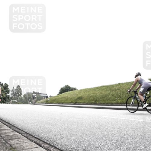 21.06.2026 - 29. Vierlanden-Triathlon H.Heesch http://msf.ph/oto/9907136 21.06.2026 11:51:01 Radfahren 233, 259, 836 meine-sportfotos.de