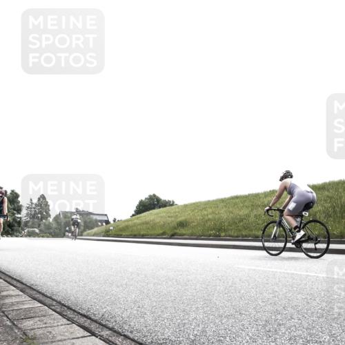 21.06.2026 - 29. Vierlanden-Triathlon H.Heesch http://msf.ph/oto/9907142 21.06.2026 11:51:01 Radfahren 233, 259, 836 meine-sportfotos.de