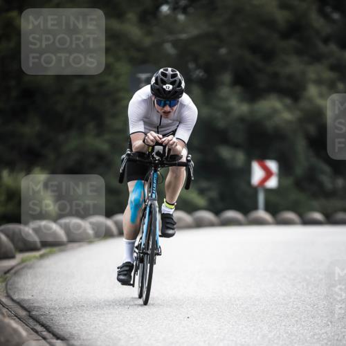 21.06.2026 - 29. Vierlanden-Triathlon H.Heesch http://msf.ph/oto/9907170 21.06.2026 09:21:48 Radfahren 12, 174, 186 meine-sportfotos.de
