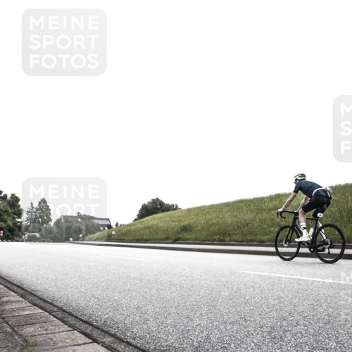 21.06.2026 - 29. Vierlanden-Triathlon H.Heesch http://msf.ph/oto/9907285 21.06.2026 11:53:46 Radfahren 737 meine-sportfotos.de