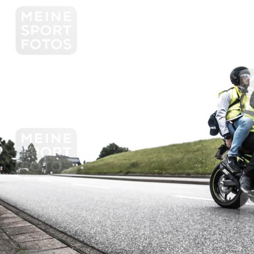 21.06.2026 - 29. Vierlanden-Triathlon H.Heesch http://msf.ph/oto/9907331 21.06.2026 11:55:28 Radfahren 221, 225, 680, 781, 811, 835, 863, 893 meine-sportfotos.de