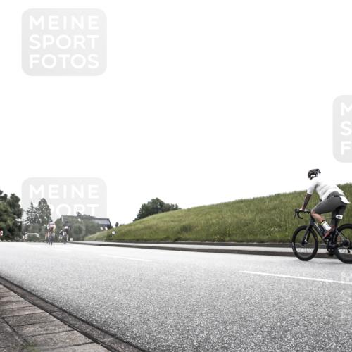 21.06.2026 - 29. Vierlanden-Triathlon H.Heesch http://msf.ph/oto/9907364 21.06.2026 11:55:36 Radfahren  meine-sportfotos.de