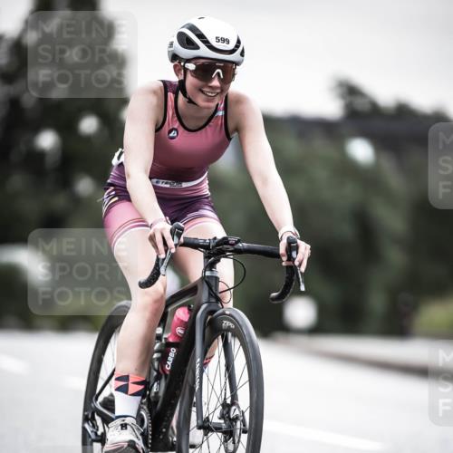 21.06.2026 - 29. Vierlanden-Triathlon H.Heesch http://msf.ph/oto/9907369 21.06.2026 10:25:37 Radfahren 6, 41, 211, 369, 599 meine-sportfotos.de