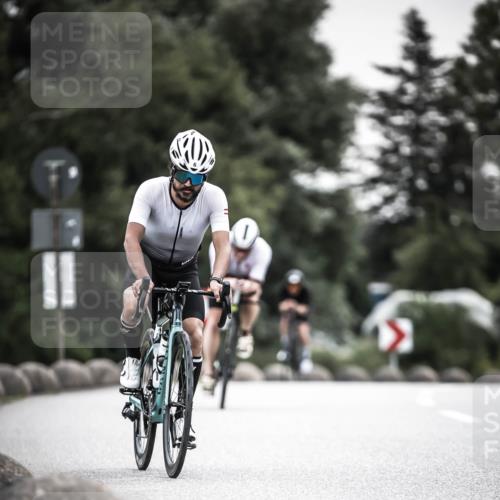21.06.2026 - 29. Vierlanden-Triathlon H.Heesch http://msf.ph/oto/9907414 21.06.2026 10:25:42 Radfahren 6, 41, 63, 211, 369 meine-sportfotos.de