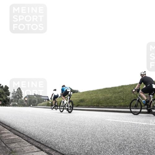 21.06.2026 - 29. Vierlanden-Triathlon H.Heesch http://msf.ph/oto/9907421 21.06.2026 11:56:48 Radfahren 243, 817, 827, 879 meine-sportfotos.de