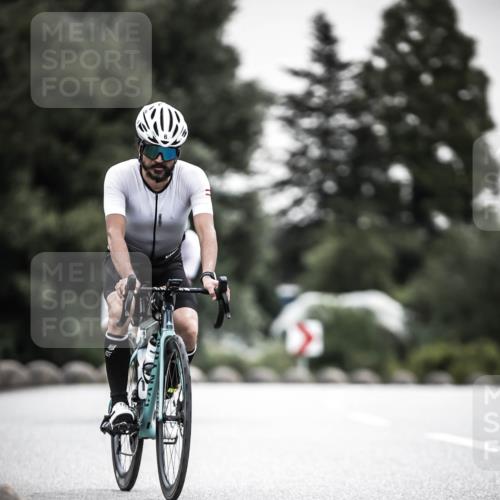 21.06.2026 - 29. Vierlanden-Triathlon H.Heesch http://msf.ph/oto/9907430 21.06.2026 10:25:43 Radfahren 6, 41, 63, 211, 369 meine-sportfotos.de