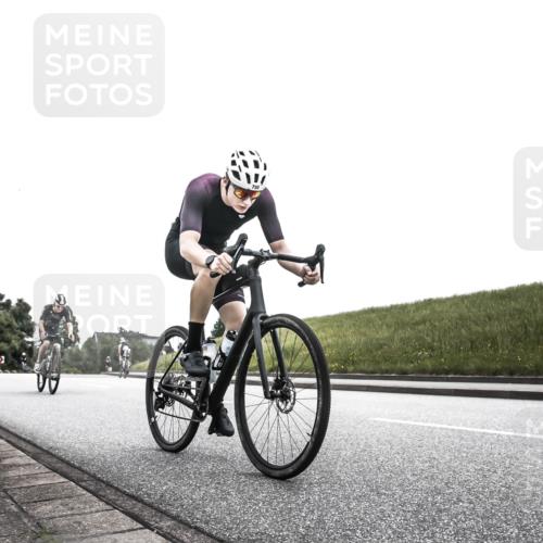 21.06.2026 - 29. Vierlanden-Triathlon H.Heesch http://msf.ph/oto/9907437 21.06.2026 11:56:59 Radfahren 686, 750, 777 meine-sportfotos.de