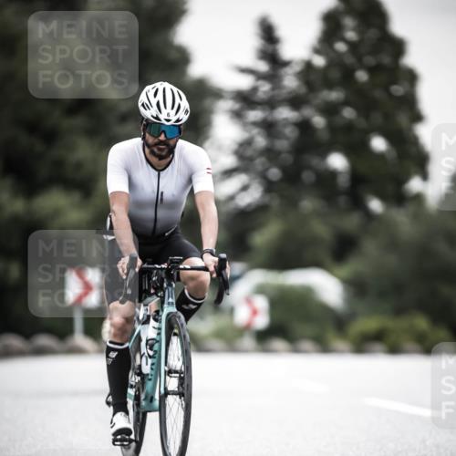 21.06.2026 - 29. Vierlanden-Triathlon H.Heesch http://msf.ph/oto/9907439 21.06.2026 10:25:43 Radfahren 6, 41, 63, 211, 369 meine-sportfotos.de
