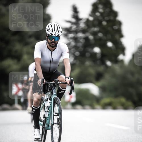 21.06.2026 - 29. Vierlanden-Triathlon H.Heesch http://msf.ph/oto/9907445 21.06.2026 10:25:43 Radfahren 6, 41, 63, 211, 369 meine-sportfotos.de