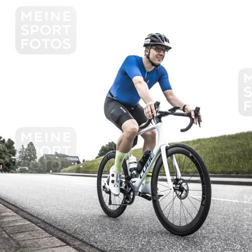 21.06.2026 - 29. Vierlanden-Triathlon H.Heesch http://msf.ph/oto/9907449 21.06.2026 11:57:37 Radfahren 635, 648 meine-sportfotos.de