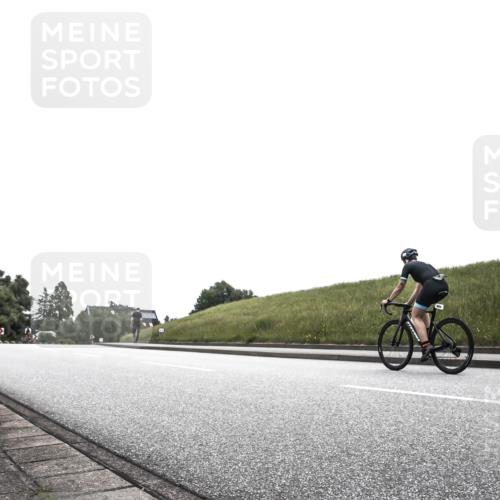21.06.2026 - 29. Vierlanden-Triathlon H.Heesch http://msf.ph/oto/9907471 21.06.2026 11:58:49 Radfahren 224, 257 meine-sportfotos.de