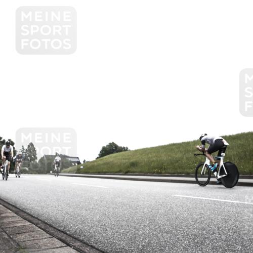 21.06.2026 - 29. Vierlanden-Triathlon H.Heesch http://msf.ph/oto/9907510 21.06.2026 11:59:22 Radfahren 735, 845 meine-sportfotos.de