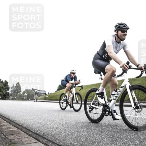 21.06.2026 - 29. Vierlanden-Triathlon H.Heesch http://msf.ph/oto/9907516 21.06.2026 11:59:24 Radfahren 735, 845 meine-sportfotos.de