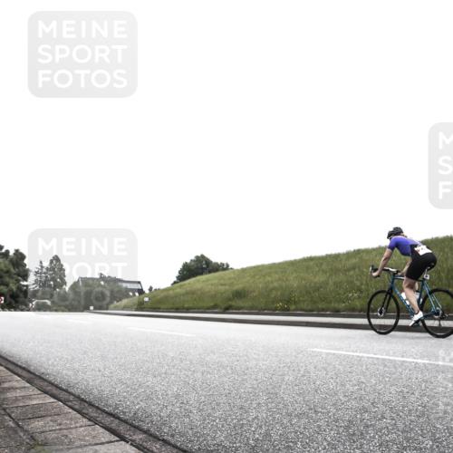 21.06.2026 - 29. Vierlanden-Triathlon H.Heesch http://msf.ph/oto/9907526 21.06.2026 11:59:36 Radfahren 905 meine-sportfotos.de