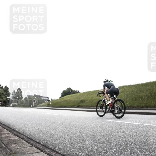 21.06.2026 - 29. Vierlanden-Triathlon H.Heesch http://msf.ph/oto/9907533 21.06.2026 11:59:46 Radfahren  meine-sportfotos.de
