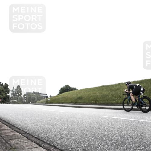 21.06.2026 - 29. Vierlanden-Triathlon H.Heesch http://msf.ph/oto/9907548 21.06.2026 12:00:33 Radfahren 669, 903 meine-sportfotos.de