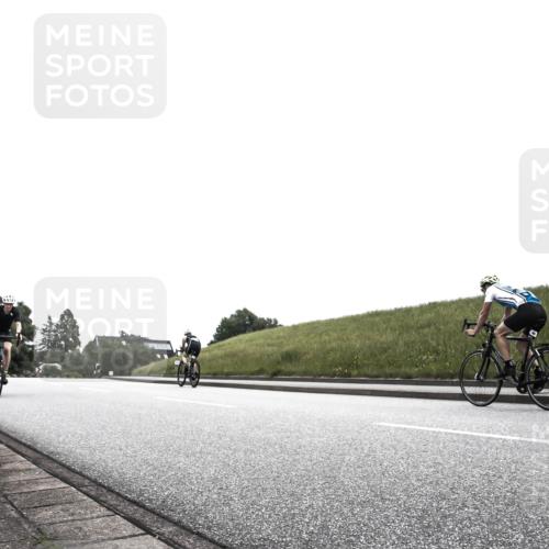 21.06.2026 - 29. Vierlanden-Triathlon H.Heesch http://msf.ph/oto/9907555 21.06.2026 12:00:39 Radfahren 658 meine-sportfotos.de