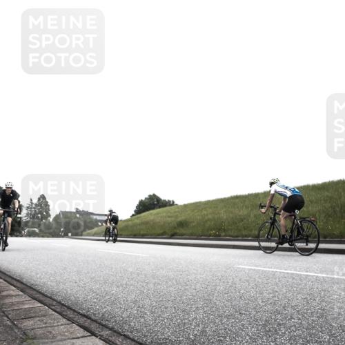 21.06.2026 - 29. Vierlanden-Triathlon H.Heesch http://msf.ph/oto/9907558 21.06.2026 12:00:39 Radfahren 658 meine-sportfotos.de