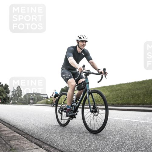 21.06.2026 - 29. Vierlanden-Triathlon H.Heesch http://msf.ph/oto/9907565 21.06.2026 12:00:40 Radfahren 658 meine-sportfotos.de