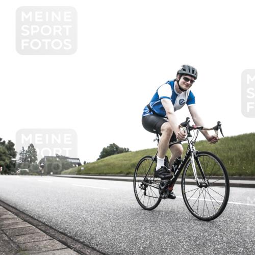 21.06.2026 - 29. Vierlanden-Triathlon H.Heesch http://msf.ph/oto/9907568 21.06.2026 12:01:03 Radfahren 664, 848 meine-sportfotos.de