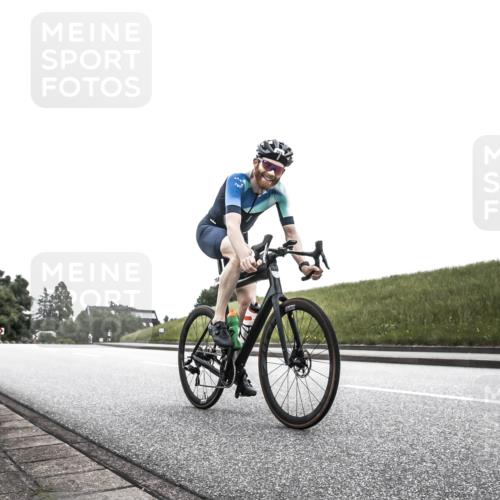 21.06.2026 - 29. Vierlanden-Triathlon H.Heesch http://msf.ph/oto/9907584 21.06.2026 12:02:10 Radfahren 661, 758 meine-sportfotos.de