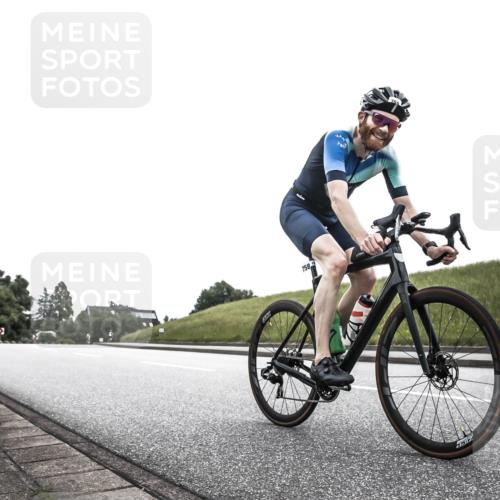 21.06.2026 - 29. Vierlanden-Triathlon H.Heesch http://msf.ph/oto/9907587 21.06.2026 12:02:10 Radfahren 661, 758 meine-sportfotos.de
