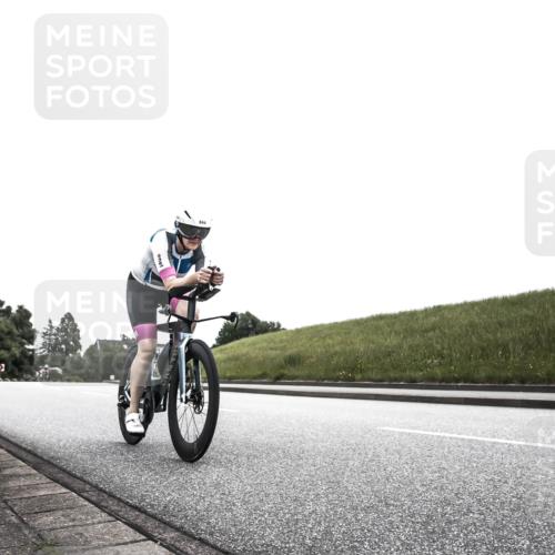 21.06.2026 - 29. Vierlanden-Triathlon H.Heesch http://msf.ph/oto/9907590 21.06.2026 12:02:19 Radfahren 844 meine-sportfotos.de