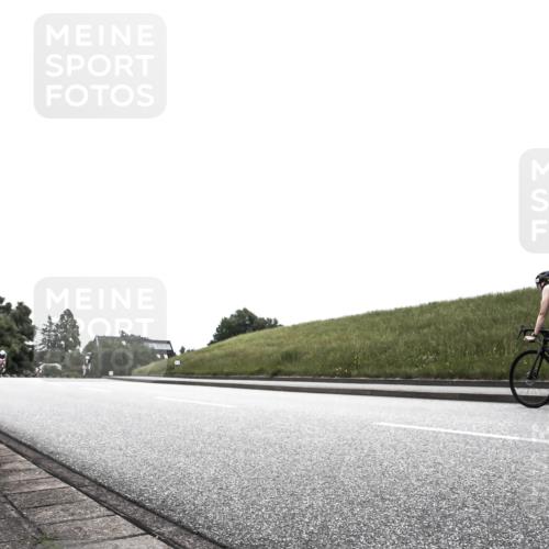21.06.2026 - 29. Vierlanden-Triathlon H.Heesch http://msf.ph/oto/9907599 21.06.2026 12:02:21 Radfahren 640, 783, 844, 873 meine-sportfotos.de
