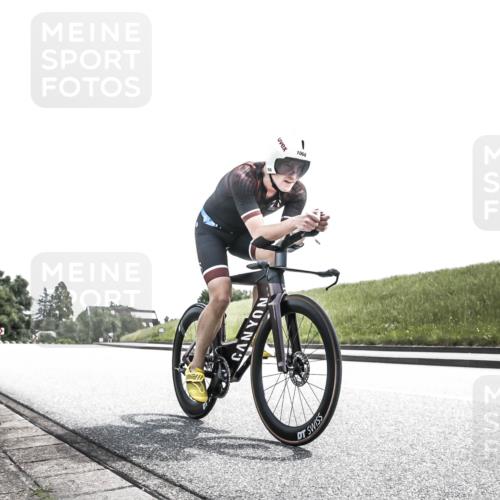 21.06.2026 - 29. Vierlanden-Triathlon H.Heesch http://msf.ph/oto/9907610 21.06.2026 13:04:53 Radfahren 1068, 1081 meine-sportfotos.de