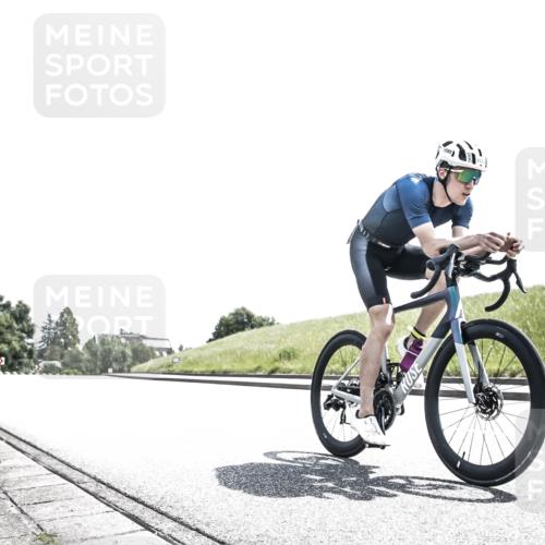 21.06.2026 - 29. Vierlanden-Triathlon H.Heesch http://msf.ph/oto/9907669 21.06.2026 13:07:32 Radfahren 1085 meine-sportfotos.de