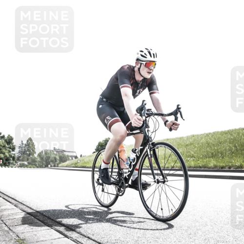 21.06.2026 - 29. Vierlanden-Triathlon H.Heesch http://msf.ph/oto/9907672 21.06.2026 13:08:16 Radfahren 1057, 1073 meine-sportfotos.de