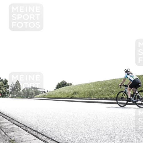 21.06.2026 - 29. Vierlanden-Triathlon H.Heesch http://msf.ph/oto/9907675 21.06.2026 13:09:35 Radfahren  meine-sportfotos.de