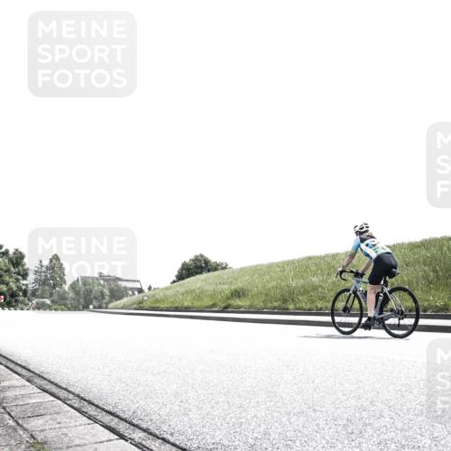 21.06.2026 - 29. Vierlanden-Triathlon H.Heesch http://msf.ph/oto/9907679 21.06.2026 13:09:35 Radfahren  meine-sportfotos.de