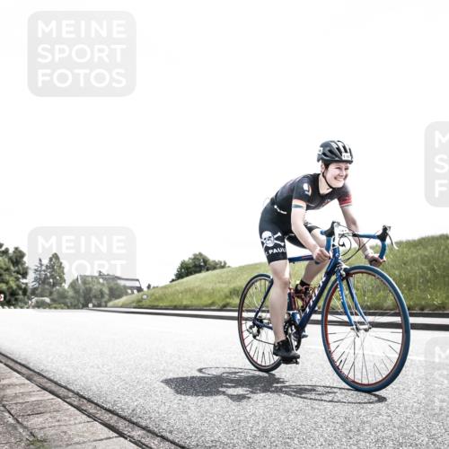 21.06.2026 - 29. Vierlanden-Triathlon H.Heesch http://msf.ph/oto/9907691 21.06.2026 13:14:19 Radfahren 1165 meine-sportfotos.de