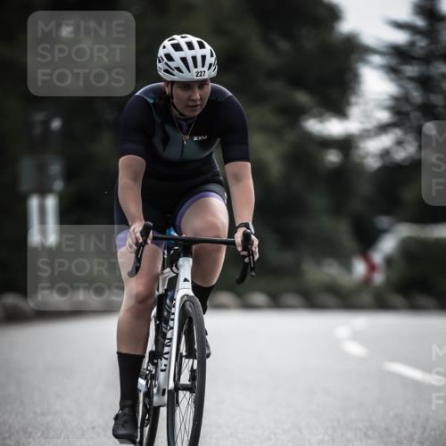21.06.2026 - 29. Vierlanden-Triathlon H.Heesch http://msf.ph/oto/9907695 21.06.2026 09:23:03 Radfahren 14, 227 meine-sportfotos.de