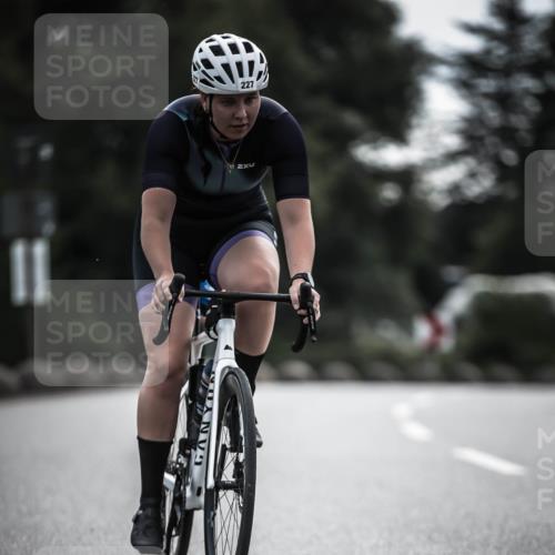 21.06.2026 - 29. Vierlanden-Triathlon H.Heesch http://msf.ph/oto/9907698 21.06.2026 09:23:03 Radfahren 14, 227 meine-sportfotos.de