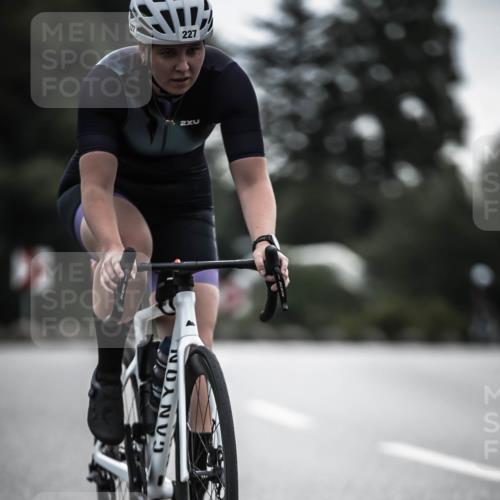 21.06.2026 - 29. Vierlanden-Triathlon H.Heesch http://msf.ph/oto/9907716 21.06.2026 09:23:03 Radfahren 14, 227 meine-sportfotos.de