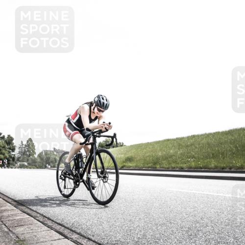 21.06.2026 - 29. Vierlanden-Triathlon H.Heesch http://msf.ph/oto/9907723 21.06.2026 13:16:25 Radfahren 1110, 1114 meine-sportfotos.de
