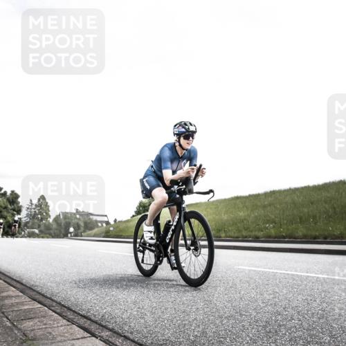 21.06.2026 - 29. Vierlanden-Triathlon H.Heesch http://msf.ph/oto/9907738 21.06.2026 13:17:56 Radfahren 1124, 1128, 1151, 1153 meine-sportfotos.de