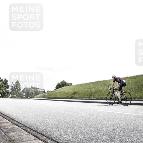 21.06.2026 - 29. Vierlanden-Triathlon H.Heesch http://msf.ph/oto/9907836 21.06.2026 13:27:57 Radfahren 1064 meine-sportfotos.de