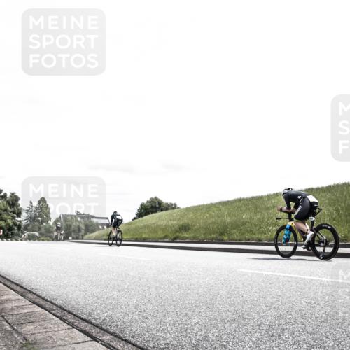 21.06.2026 - 29. Vierlanden-Triathlon H.Heesch http://msf.ph/oto/9907860 21.06.2026 13:28:24 Radfahren 1029, 1036, 1048 meine-sportfotos.de