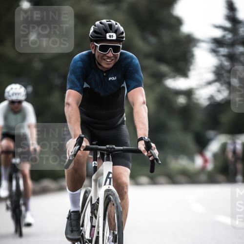 21.06.2026 - 29. Vierlanden-Triathlon H.Heesch http://msf.ph/oto/9907990 21.06.2026 09:23:42 Radfahren 91, 131, 166, 220, 252, 264, 266 meine-sportfotos.de