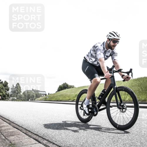 21.06.2026 - 29. Vierlanden-Triathlon H.Heesch http://msf.ph/oto/9908005 21.06.2026 13:34:06 Radfahren 1168, 1174, 1199 meine-sportfotos.de